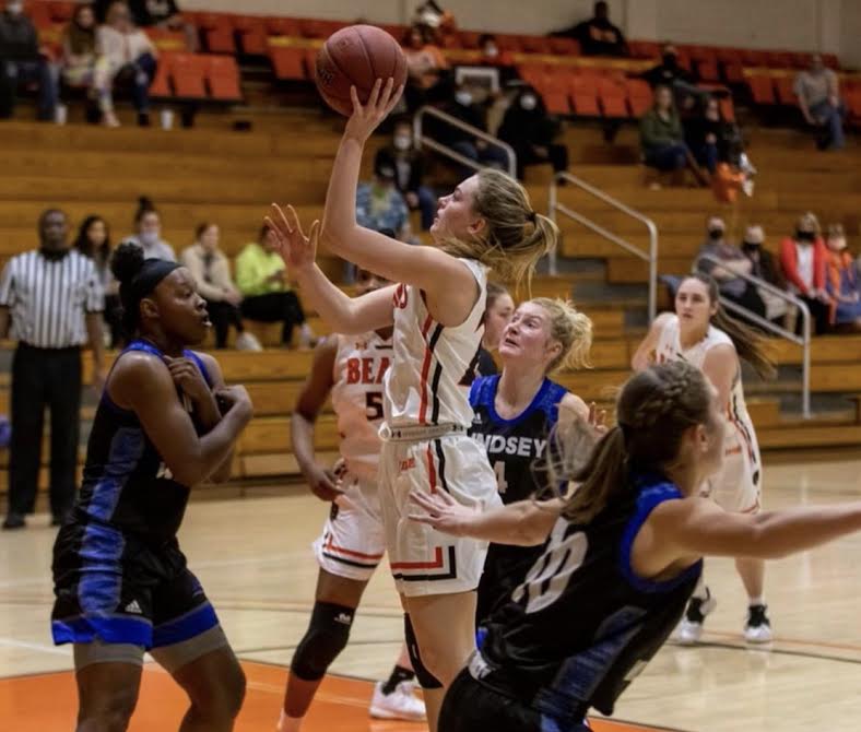 COLLEGE BASKETBALL: Bears fall to LWC on Senior Day