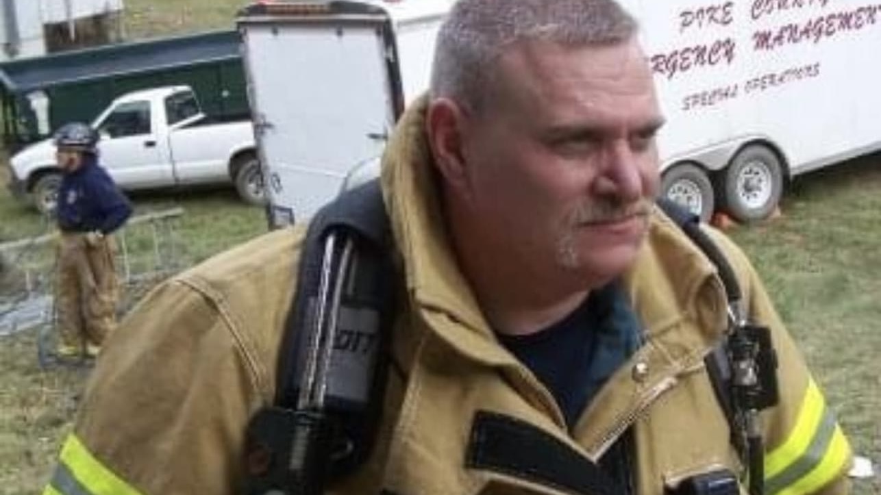 Governor orders flags to be flown at half-staff in honor of Lindsey