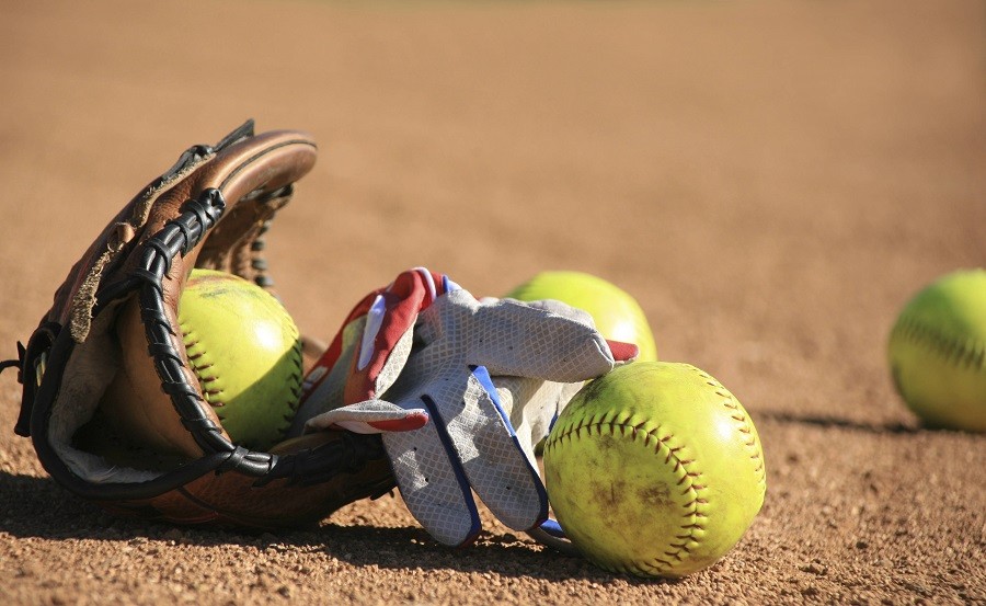 HIGH SCHOOL SOFTBALL: Lady Hawks split beach games; Belfry tops MC