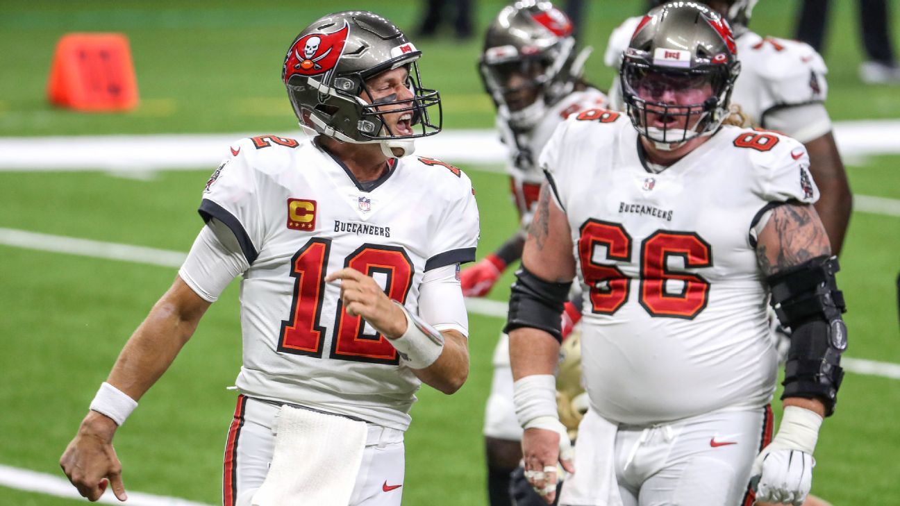 Tom Brady emphatically spikes the ball after first Buccaneers TD