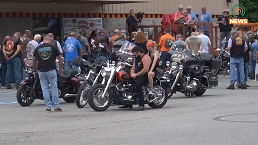 Hillbilly Christmas in July rides again