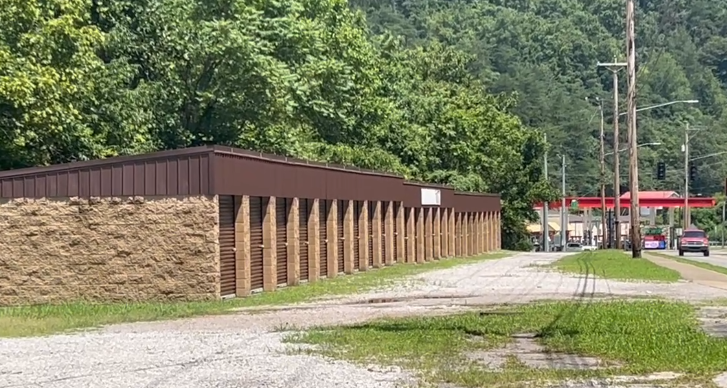 Judge orders Hammond to surrender evidence kept in storage units